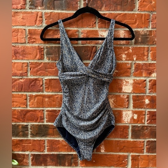 Nip Tuck 4 Multifit Cup Blue Printed Faux Wrap One Peice Swim Bathing Suit - Picture 9 of 9